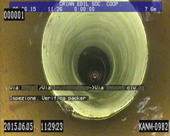 Video-inspection of a pipe, repaired with packer (no-dig) system (1)
